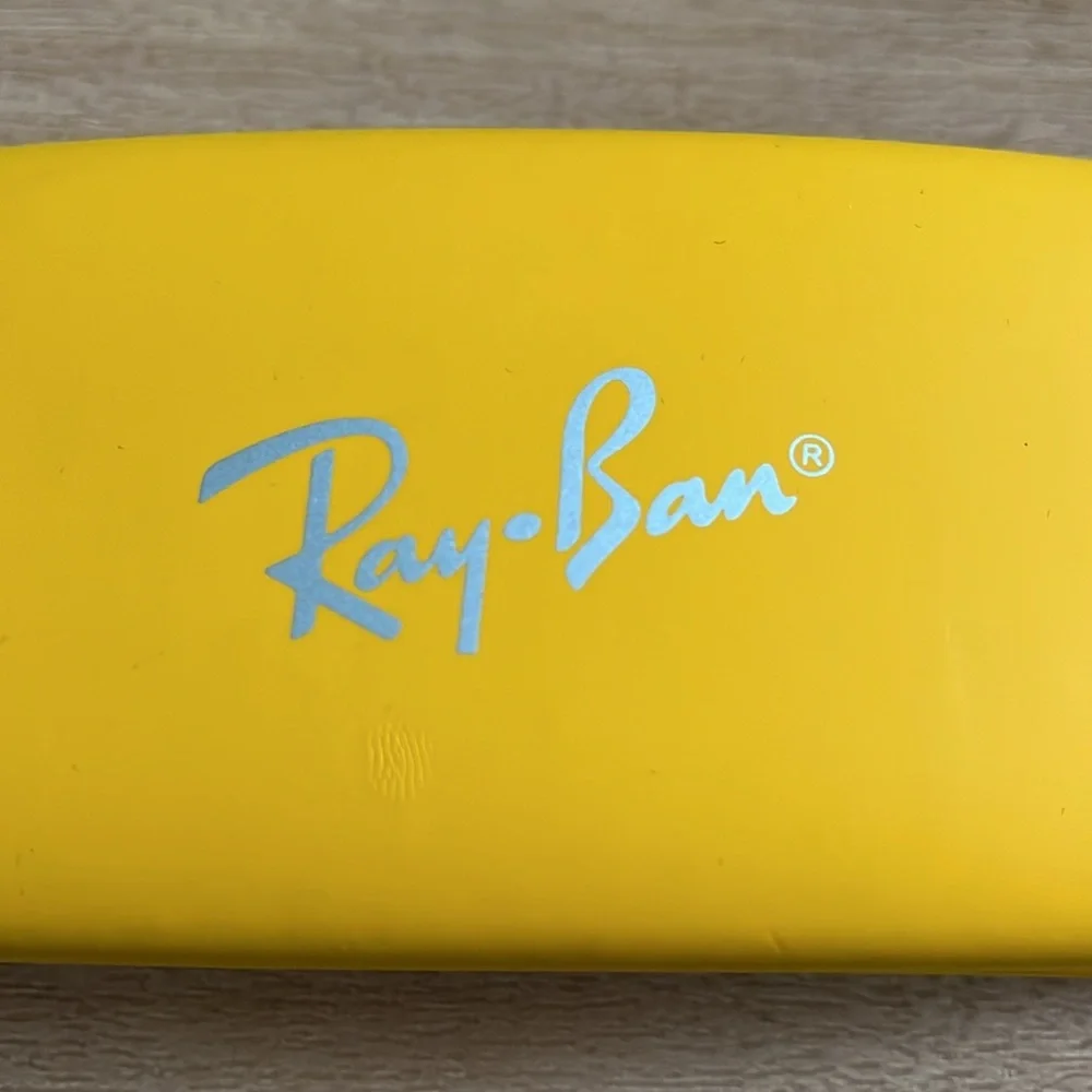Ray-Ban Case